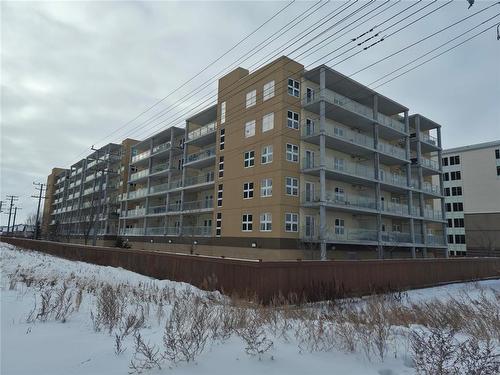 500 40 Shore Street  Winnipeg, MB R3T 2C7