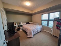 Primary bedroom with walk-in closet and 3 piece en-suite - 