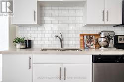 101 - 690 KING STREET W  Waterloo, ON N2H 5L8