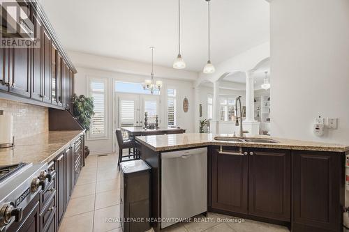 5221 Adobe Court, Mississauga, ON - Indoor Photo Showing Kitchen With Double Sink With Upgraded Kitchen