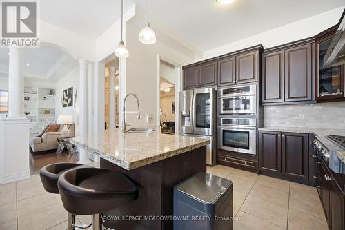 5221 Adobe Court, Mississauga, ON - Indoor Photo Showing Kitchen With Upgraded Kitchen