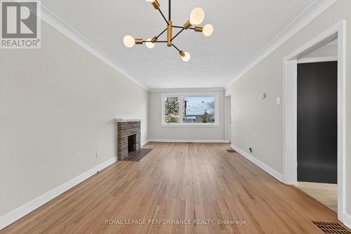 274 Compton Avenue, Ottawa, ON - Indoor With Fireplace