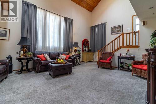 253 51 Avenue E, Claresholm, AB - Indoor