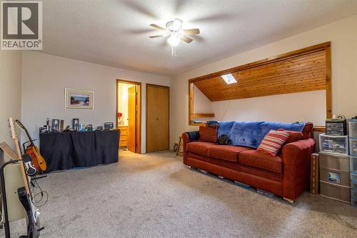 253 51 Avenue E, Claresholm, AB - Indoor Photo Showing Other Room