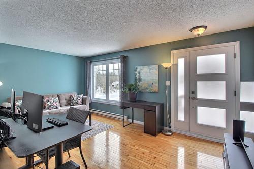 Living room - 574 Ch. Mercier, Val-D'Or, QC - Indoor
