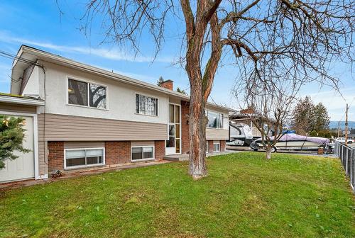 675 Lacey Road  Kelowna, BC V1X 3R7