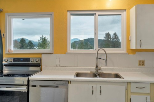 431 Macmillan Dr, Sayward, BC 