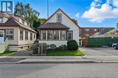 4 MANNING Street  St. Catharines, ON L2R 1H9