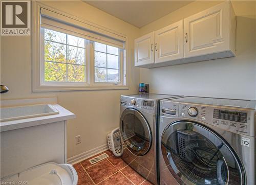 47 Dellgrove Circle, Cambridge, ON - Indoor Photo Showing Laundry Room