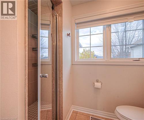 47 Dellgrove Circle, Cambridge, ON - Indoor Photo Showing Bathroom