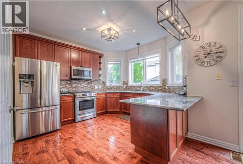 47 Dellgrove Circle, Cambridge, ON - Indoor Photo Showing Kitchen With Upgraded Kitchen