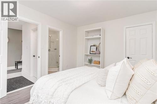 4 Robins Avenue, Hamilton, ON - Indoor Photo Showing Bedroom