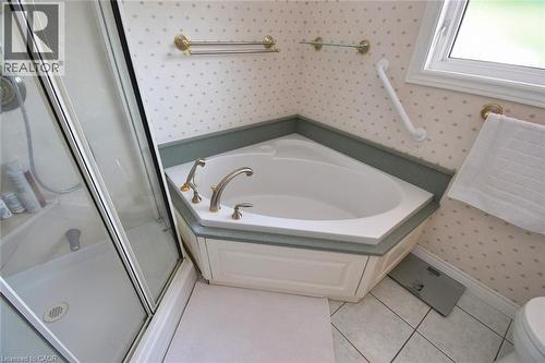 4131 Lorraine Crescent, Burlington, ON - Indoor Photo Showing Bathroom