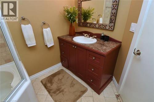 4131 Lorraine Crescent, Burlington, ON - Indoor Photo Showing Bathroom