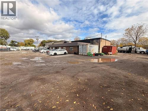 2070 Queensway Drive, Burlington, ON 