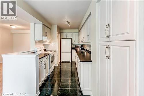 1084 Queen Street W Unit# 24B, Mississauga, ON - Indoor Photo Showing Kitchen