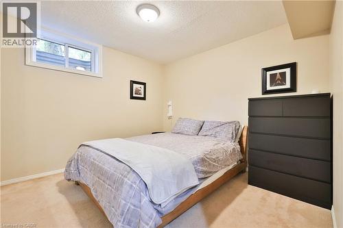 206 Rossmore Boulevard, Burlington, ON - Indoor Photo Showing Bedroom