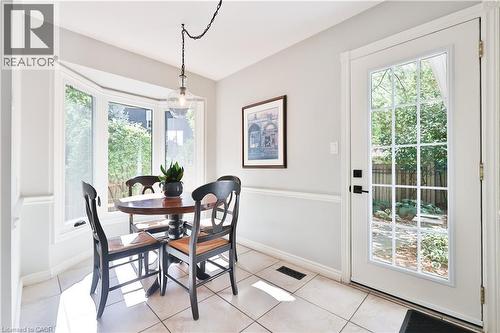 206 Rossmore Boulevard, Burlington, ON - Indoor Photo Showing Dining Room