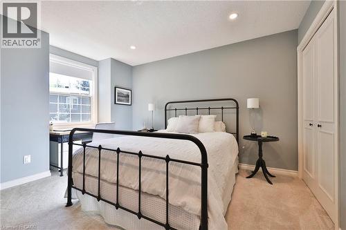 206 Rossmore Boulevard, Burlington, ON - Indoor Photo Showing Bedroom