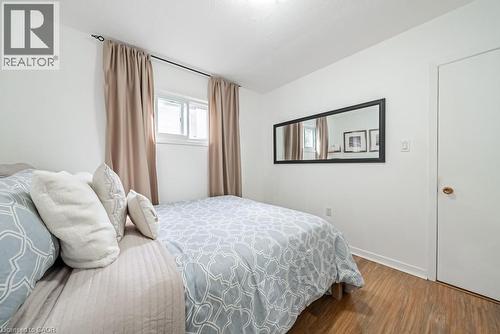 1089 Meredith Avenue, Mississauga, ON - Indoor Photo Showing Bedroom