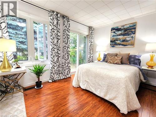 1089 Meredith Avenue, Mississauga, ON - Indoor Photo Showing Bedroom