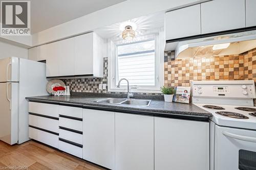 1089 Meredith Avenue, Mississauga, ON - Indoor Photo Showing Kitchen With Double Sink