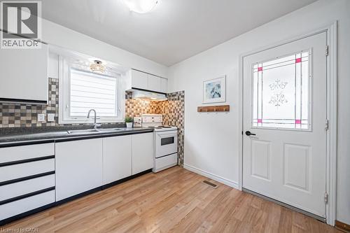 1089 Meredith Avenue, Mississauga, ON - Indoor Photo Showing Kitchen With Double Sink