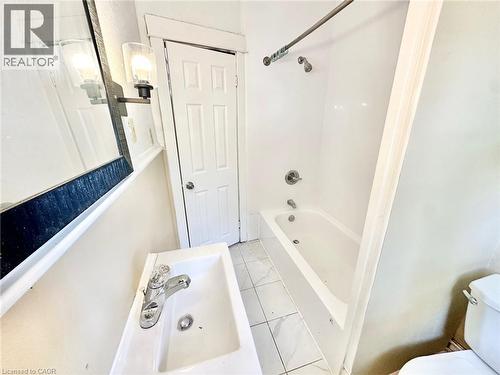 213 Rosewood Road, Hamilton, ON - Indoor Photo Showing Bathroom