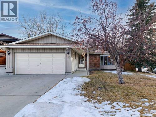 503 Dalcastle Mews NW  Calgary, AB T3A 2P3