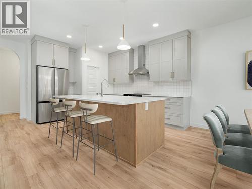 730 Violet Place W, Lethbridge, AB - Indoor Photo Showing Kitchen With Upgraded Kitchen