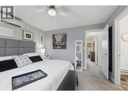 Primary Bedroom with ensuite & walk-in closet - 