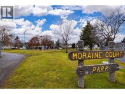 Moraine Court Park right next door! - 