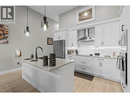 269 Diamond Way Unit# 13, Vernon, BC - Indoor Photo Showing Kitchen With Stainless Steel Kitchen With Upgraded Kitchen