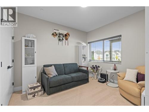 269 Diamond Way Unit# 13, Vernon, BC - Indoor Photo Showing Living Room