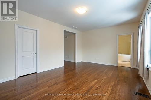 166 Conklin Crescent, Aurora, ON - Indoor Photo Showing Other Room