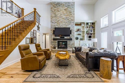 60 Parker Avenue, Hamilton, ON - Indoor Photo Showing Living Room With Fireplace