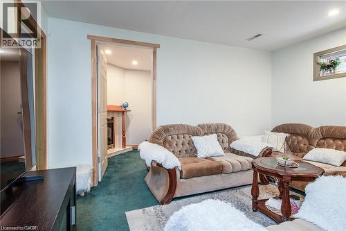 67 Pinemeadow Crescent, Waterloo, ON - Indoor Photo Showing Living Room