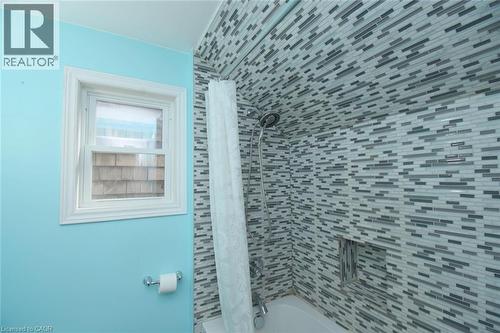 Bathroom with shower / tub combo - 82 Somerset Avenue, Hamilton, ON -  Photo Showing Bathroom