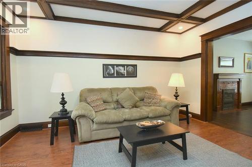 82 Somerset Avenue, Hamilton, ON - Indoor Photo Showing Living Room