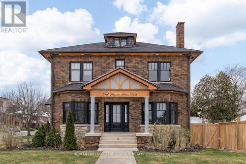 512 SIMCOE STREET N  Oshawa, ON L1G 4T9