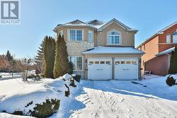 2 SANDWAY CRESCENT  Vaughan, ON L6A 2M1