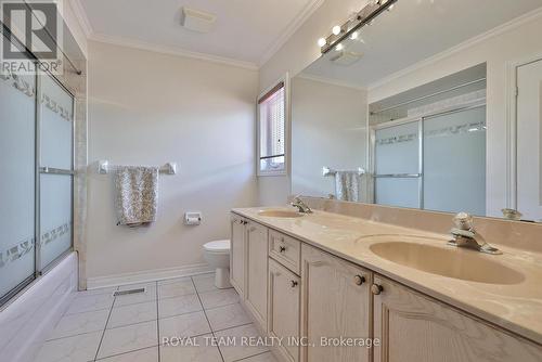 2 Sandway Crescent, Vaughan, ON - Indoor Photo Showing Bathroom