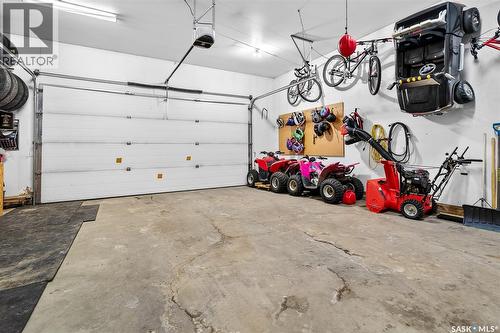 27 Marigold Crescent, Moose Jaw, SK - Indoor Photo Showing Garage