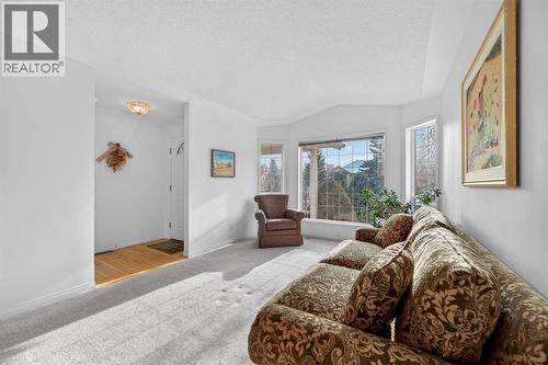 12 Sierra Morena Way Sw, Calgary, AB - Indoor Photo Showing Living Room