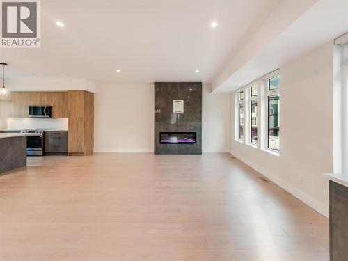 910 Lakeside Drive Unit# 107, Nelson, BC - Indoor With Fireplace