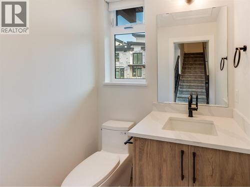 Half bath - 910 Lakeside Drive Unit# 107, Nelson, BC - Indoor Photo Showing Bathroom