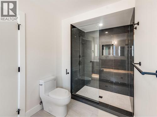 Ensuite - 910 Lakeside Drive Unit# 107, Nelson, BC - Indoor Photo Showing Bathroom
