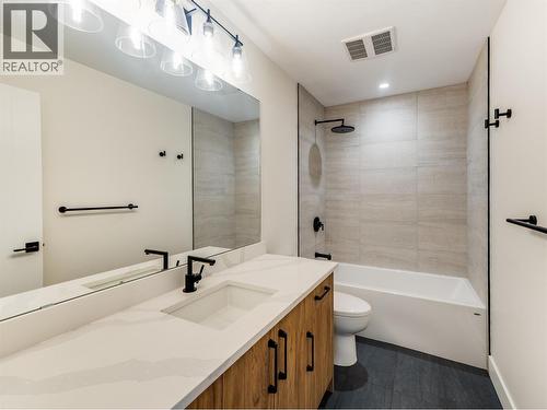 Full bathroom - 910 Lakeside Drive Unit# 107, Nelson, BC - Indoor Photo Showing Bathroom