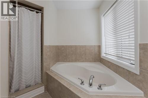3202 Steeplechase Drive, Burlington, ON - Indoor Photo Showing Bathroom