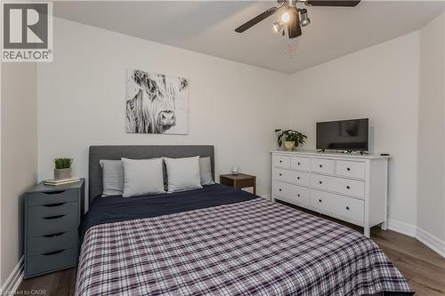 3202 Steeplechase Drive, Burlington, ON - Indoor Photo Showing Bedroom